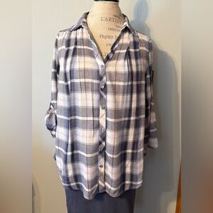 Skies Are Blue Plaid Button-Up Blouse - Blue and White